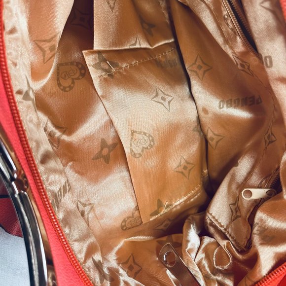 Pink Leather Modern Crossbody bag with Rose - Picture 10 of 14